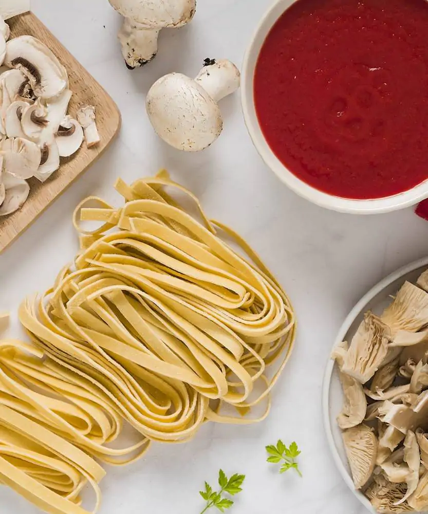 Foto Kit pappardelle al sugo di funghi per 3 persone