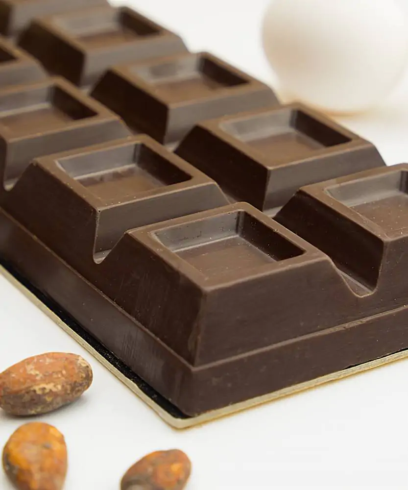 Foto Blocco di cioccolato fondente 51% 