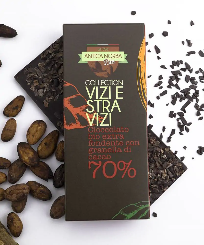 Foto Cioccolato extra fondente 70% con granella di cacao BIO 