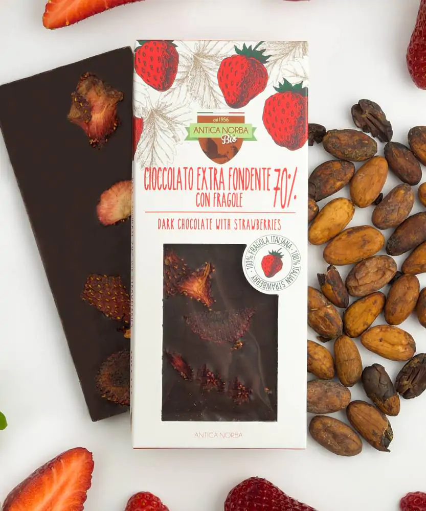 Foto Cioccolato extra fondente con fragole BIO 