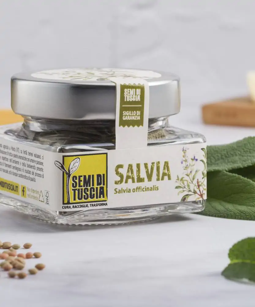 Foto Salvia essiccata a foglie intere 