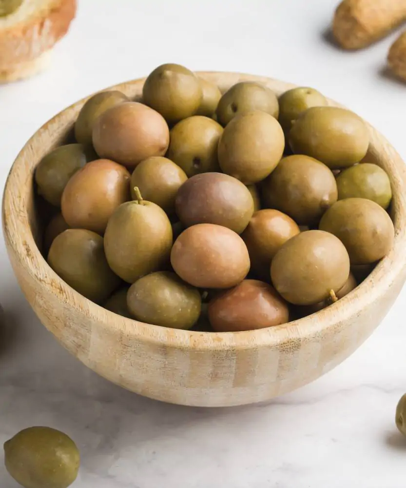 Foto Olive bianche Itrane al naturale 